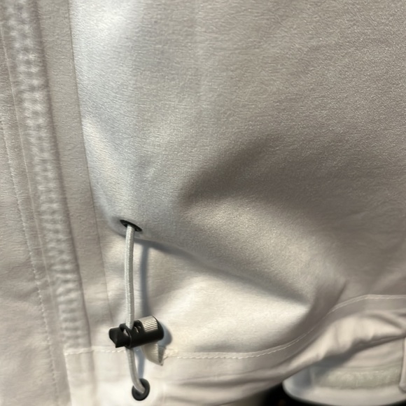 NWT Gray North Face Jacket - Picture 4 of 10